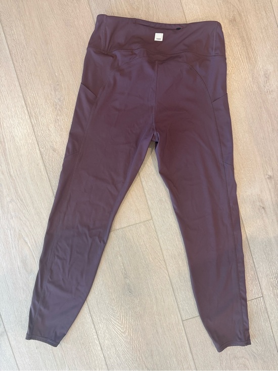 Vuori Pants - Vuori Women's High-Rise Stride Leggings Chestnut Brown Size LARGE VW429
NWOT